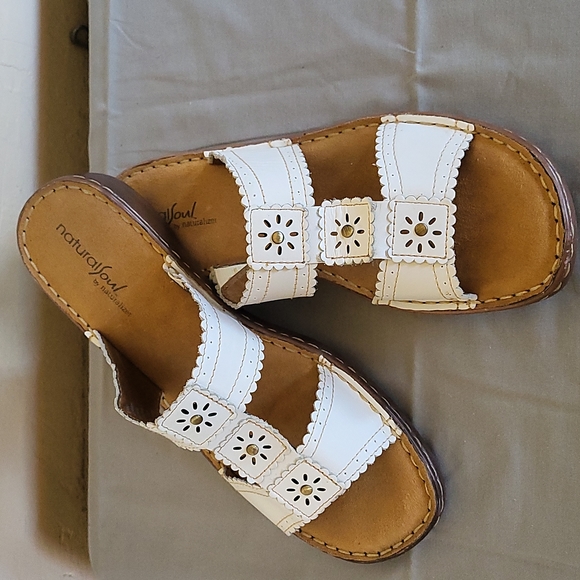 Naturalizer White Leather Used WO's 9 Med - Picture 5 of 5